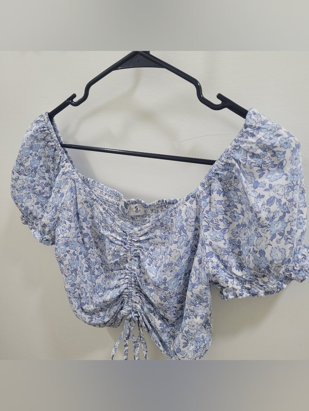 Hollister Light Blue Floral Ruched Tie-Front Crop Top